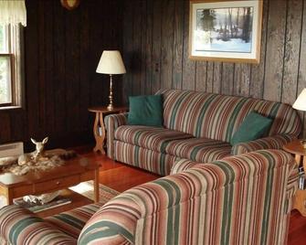 Naples, Ny - Finger Lakes/Hemingway Log Cabin - Naples - Salon