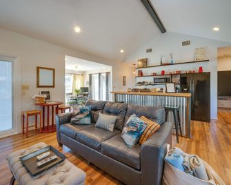 Pottsboro Vacation Rental - Walk to Lake Texoma! - Pottsboro