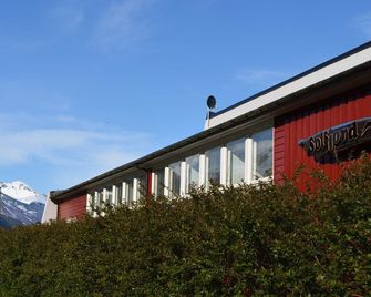 Solfjord Bed & Bistro - Eidsdal