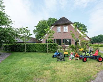 Farmhouse in Rheeze near Forest and Meadows - Hardenberg
