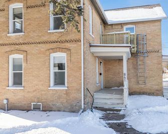 Quirky Historic Gem, Pets Welcome, Close to Downtown Appleton Fun - Appleton - Building