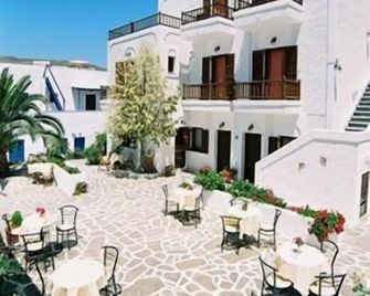 Galaxy Pension - Chora