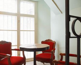 16eur - Old Town Munkenhof - Tallín - Comedor