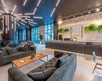 High-Rise Luxury Condo in Downtown Miami with Ocean Views - Miami - Salon