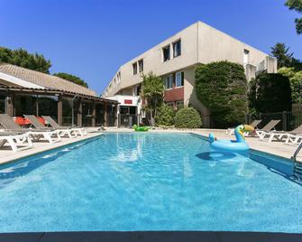 ibis Avignon Sud - Avignon - Pool