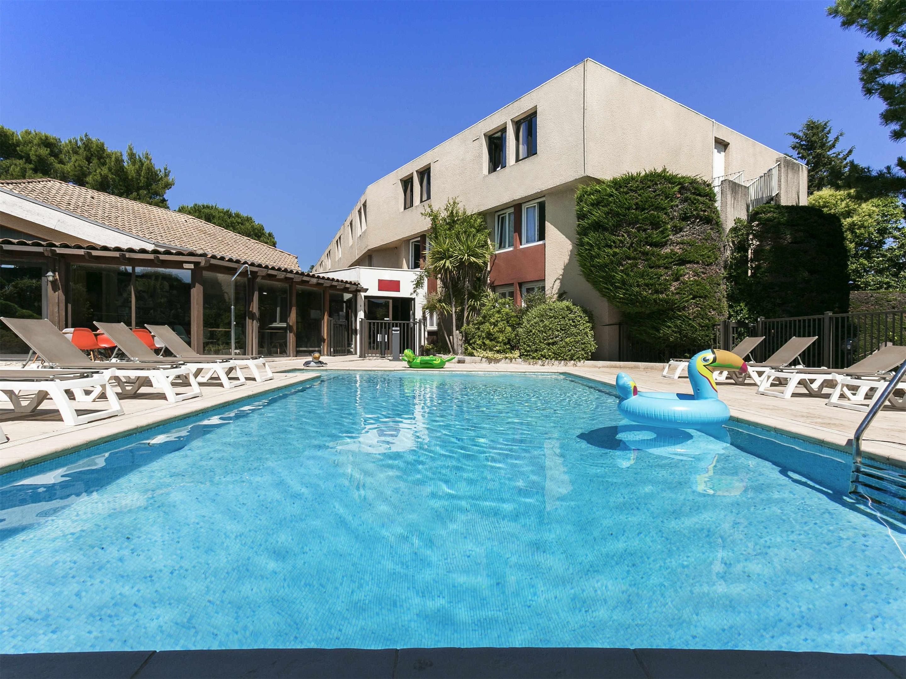 ibis Avignon Sud thumbnail 3