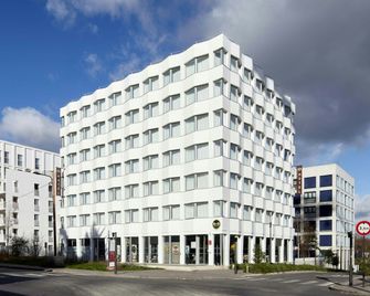B&B HOTEL Massy Gare TGV - Massy - Gebäude