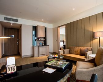 Fullon Hotel Taoyuan Airport Access Mrt A8 - Taoyuan City - Wohnzimmer