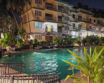 Indie Stays Goa - Candolim - Pool