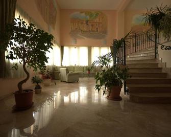 Hotel La Grotte - San Donato Val di Comino - Lobby