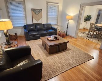 Cozy Albemarle 1 Br- Ev Charging - Albemarle - Huiskamer