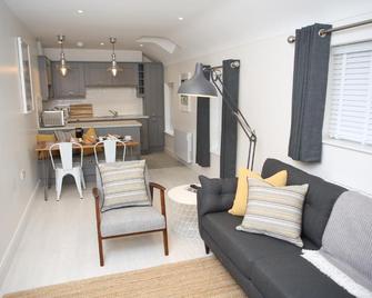 East Bridge Apartments - Enniskillen - Wohnzimmer