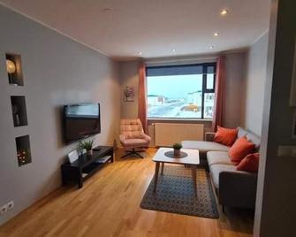 Kirkjufell central apartment - Grundarfjordur - Living room