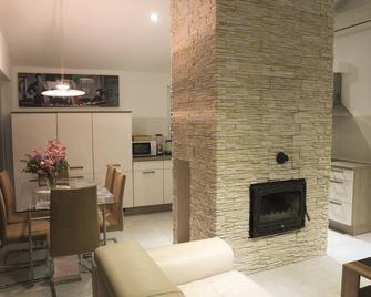 Sofia Holiday Haven in Nature with Pool - Slovenska Bistrica - Comedor