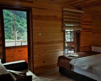 Sekersu Hotel - Uzungöl - Schlafzimmer
