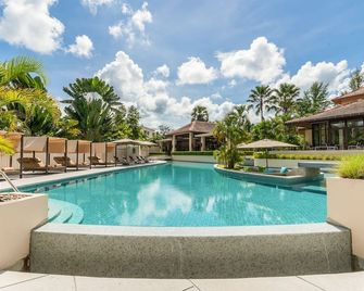 ديوا فوكيت ريزورت آند فيلاس - Sakhu - حوض السباحة