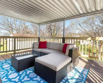 2br House Near Bristol Motor Speedway - Bristol - Balcony
