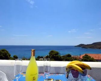 Yiannis Studios - Agia Marina
