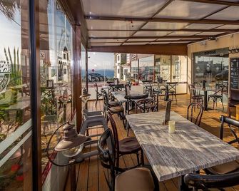 Mareta Beach - Boutique Bed & Breakfast - Сагреш - Патіо