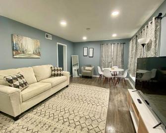 281 overlook · Comfy Cottage By The Lake - Vermilion