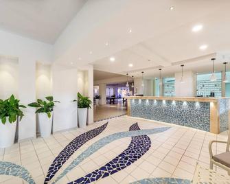 Blu Hotel Laconia Village - ארצאקנה - דלפק קבלה