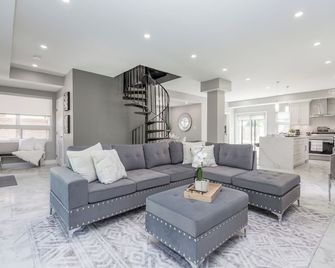 Lake House By Lis - Innisfil - Living room