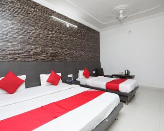 Hotel Shantinivas - Kulti - Bedroom