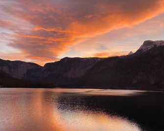 Glück Am See - Apartment Mit Seezugang - Hallstatt