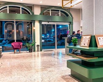 Hotel Zata Premium - Criciuma - Лоббі