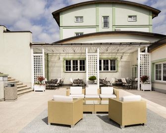 Parkhotel Plzen Congress Center - Pilsen - Innenhof
