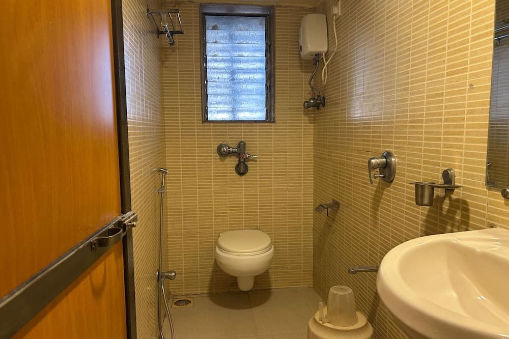 Hotel Lucky Bandra - Bombay