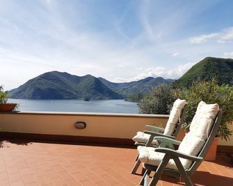 Iseolakerental - Casa Rododendro - Sulzano - Balcony