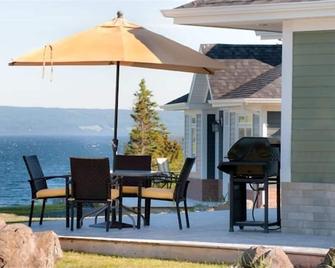 Luxury Golf Retreat - Unlimited Golf for 4 - Baddeck - Patio