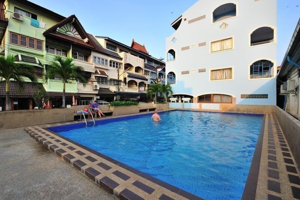 ثيبوراي بيتش هوتل