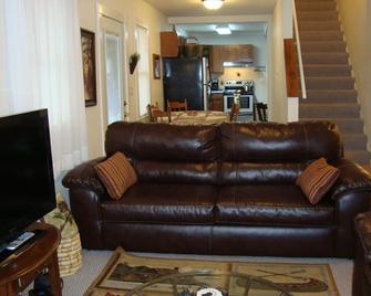The Blue House - Ironwood - Living room