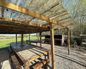 Arcadia Safari Tent In Private 5 Acre Fi - Wrexham - Patio