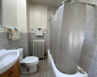 Fort Pl B&B and Gallery - Staten Island - Bathroom