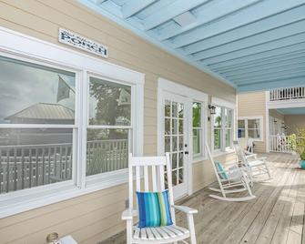 Welcome to Royal Palm Suite at The Marsh Harbour Inn Bed and Breakfast - Bald Head Island - Patio