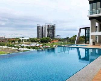 Soulhealingplace Galacity 2br 3bed Apartment - Kuching - Pool