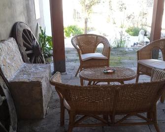 Holiday Apartment Michele with Wi-Fi, Garden & Terrace; Parking Available - Ales - Patio