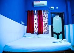 Decent and good looking rooms with parking - 5 Min from the beach - Pondicherry - Bedroom