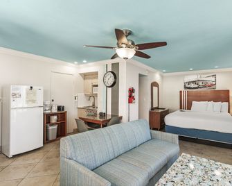 Plaza Beach Hotel - Beachfront Resort - Saint Pete Beach