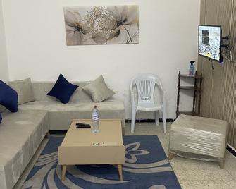 Studio S+2 in Kairouan Tunisia in a very quiet location - Kairouan - Living room