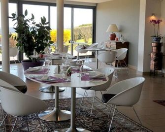 Hôtel Restaurant La Montagne De Brancion - Tournus - Restaurant