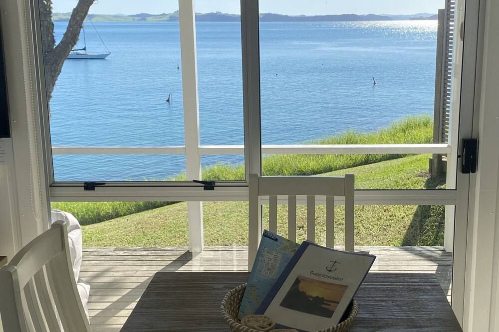 Beachfront Escape - Tapeka Beach Bach - Russell - Varanda