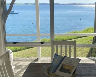 Beachfront Escape - Tapeka Beach Bach - Russell - Varanda
