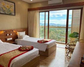Memories Hotel - Bao Loc - Bedroom
