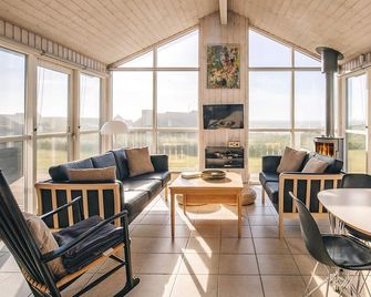 5 Star Holiday Home in Hjorring - Hjørring - Dining room
