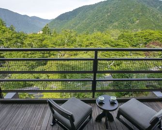 Hakone Kowakien Mikawaya Ryokan - Hakone - Balcón