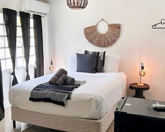 The Pelican Poshtel - San Juan